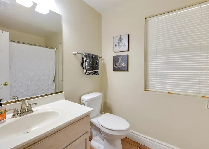 Holiday home Pool & Spa! Goodyear Home, 1 Mi To Golfing *