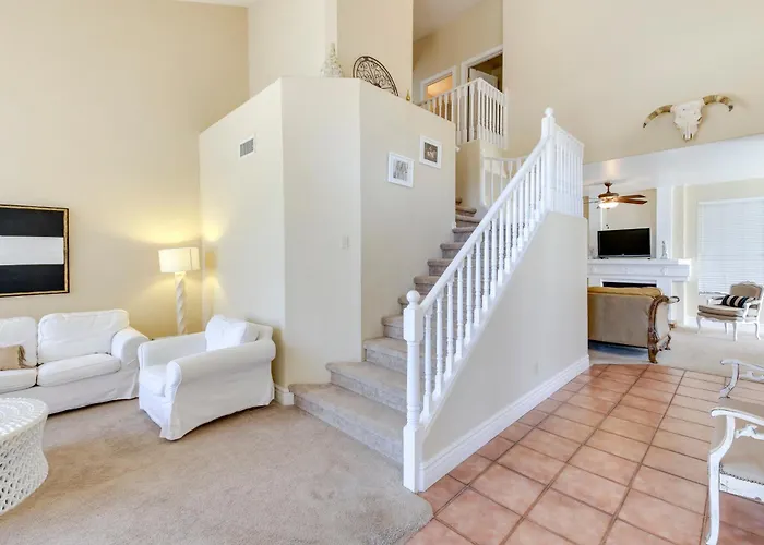 Pool & Spa! Goodyear Home, 1 Mi To Golfing Holiday home Liberty