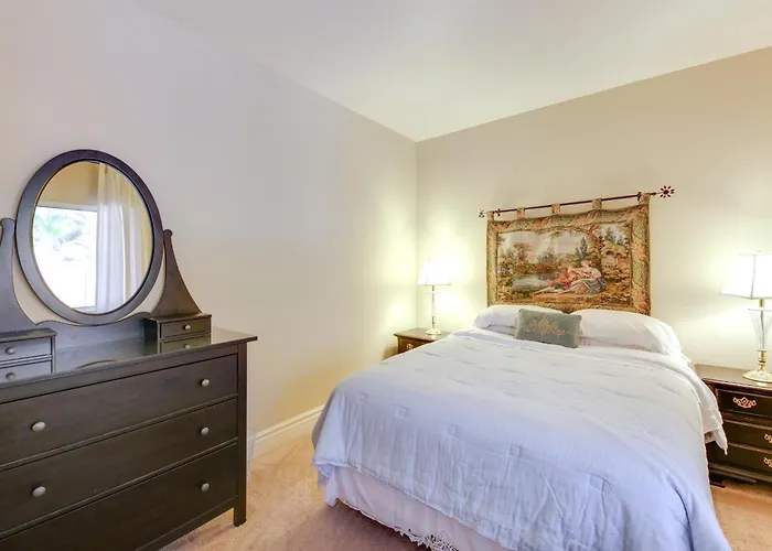 Holiday home Pool & Spa! Goodyear Home, 1 Mi To Golfing