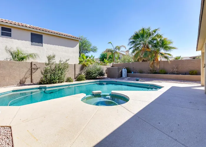 Holiday home Pool & Spa! Goodyear Home, 1 Mi To Golfing *