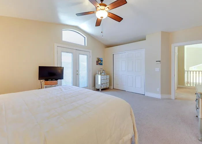 Pool & Spa! Goodyear Home, 1 Mi To Golfing