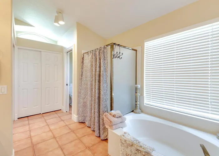 Pool & Spa! Goodyear Home, 1 Mi To Golfing